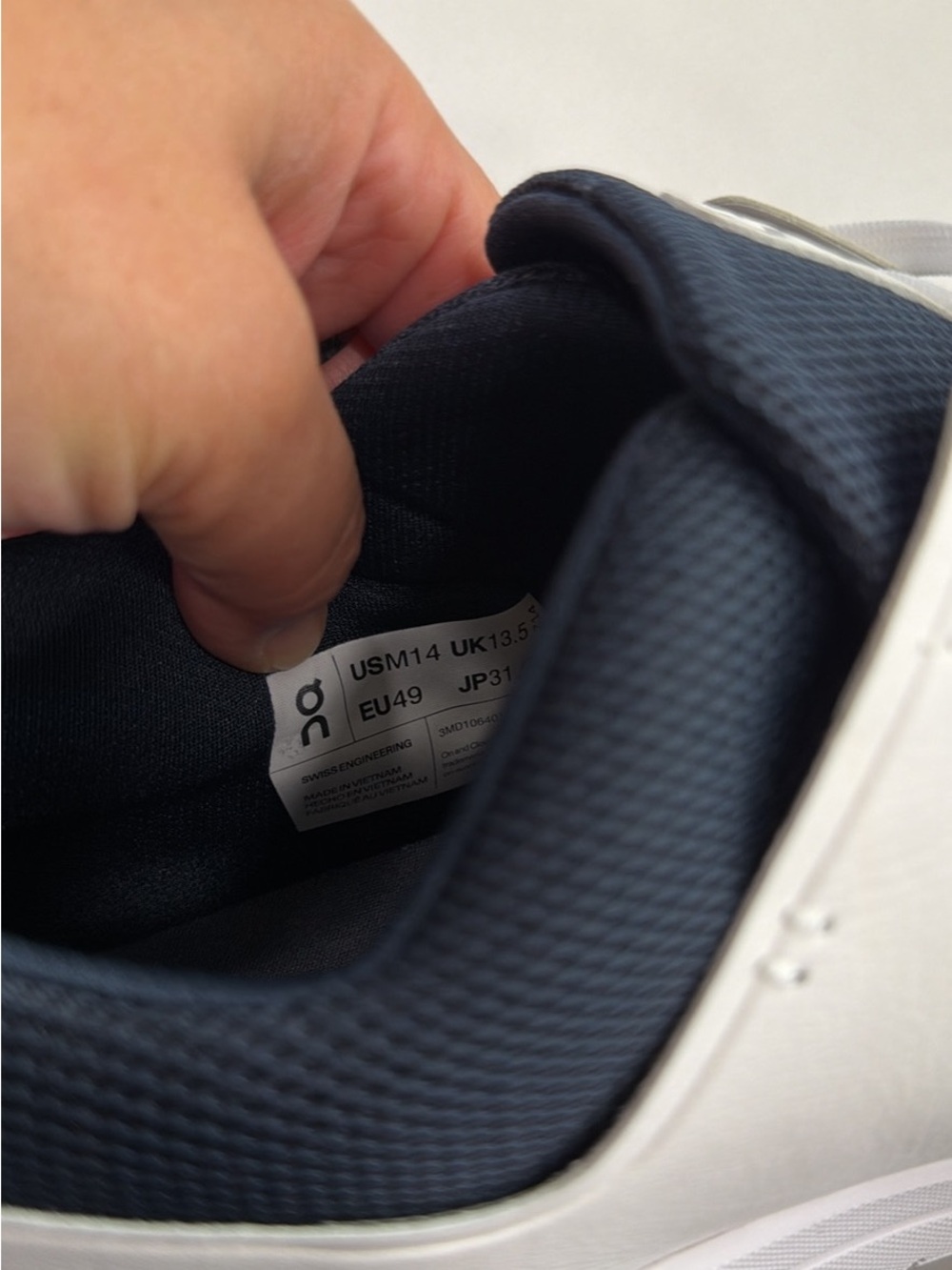 On Running Men's Roger Advantage Sneakers - White and Navy - Picture 8 of 8